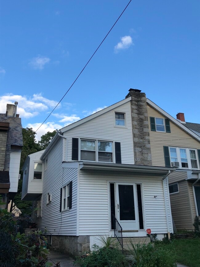 property at 811 W 19th St
