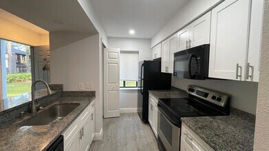 185 Waterfall Way in Altamonte Springs, FL - Building Photo - Building Photo
