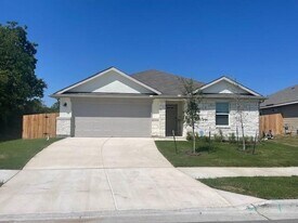 707 East St in Hutto, TX - Building Photo