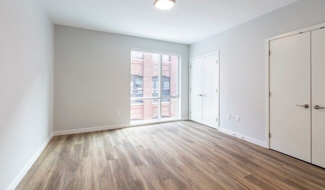 50 Rogers St, Unit 201 in Cambridge, MA - Building Photo - Building Photo