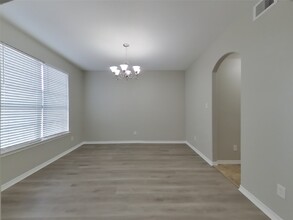 963 Oak Lynn Dr in Willis, TX - Building Photo - Building Photo