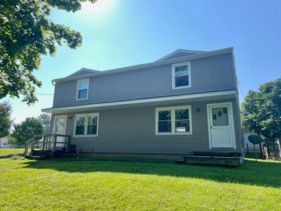 1209-1211 Mifflin Ave in Ashland, OH - Building Photo