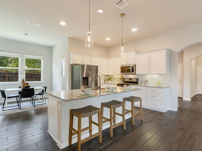 7816 Vista Mejor Dr in Austin, TX - Building Photo - Building Photo