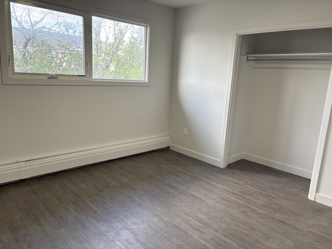 Alpine Villa in Regina, SK - Building Photo - Building Photo