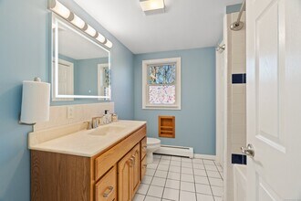 240 Heather Glen Ln in Groton, CT - Building Photo - Building Photo