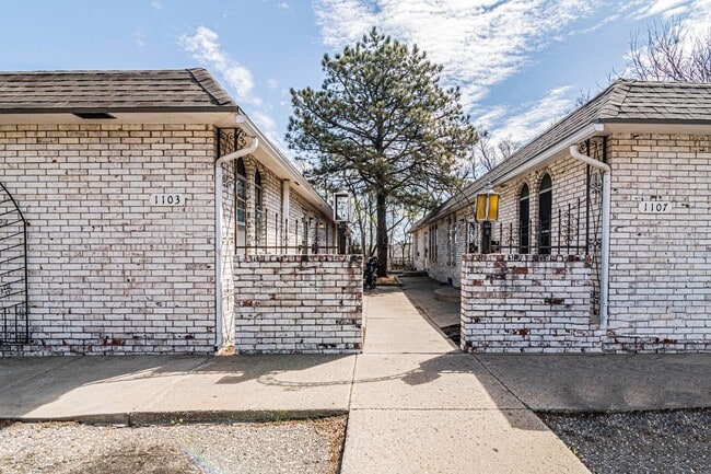 1107 S Jackson St in Junction City, KS - Building Photo - Building Photo