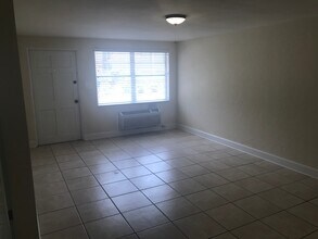 911 SW 5th Ave in Gainesville, FL - Building Photo - Building Photo