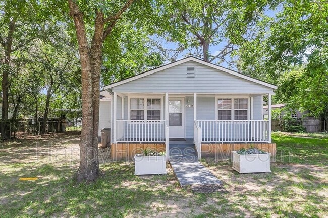 2113 Taylor St in North Charleston, SC - Foto de edificio - Building Photo