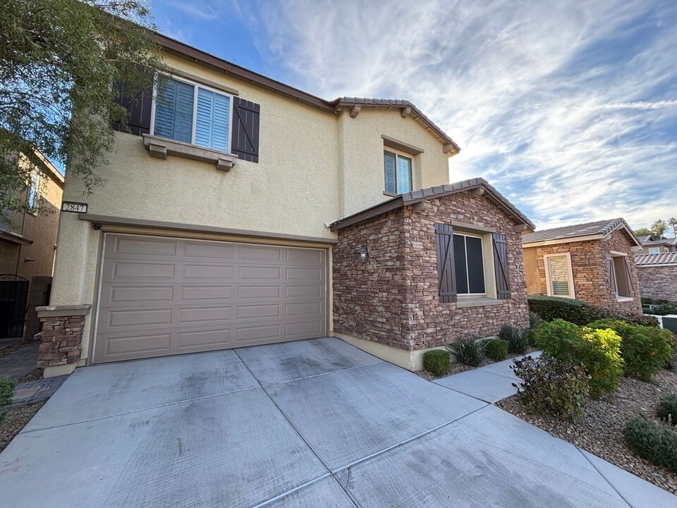 2847 Grand Helios Way in Henderson, NV - Foto de edificio