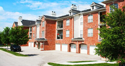 Lenox Village Apartments in Lincoln, NE - Building Photo - Building Photo