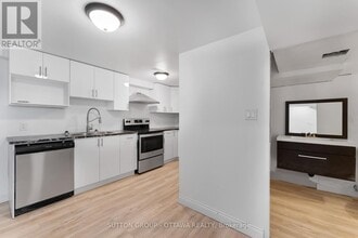 20 Dundegan Dr in Ottawa, ON - Building Photo - Building Photo