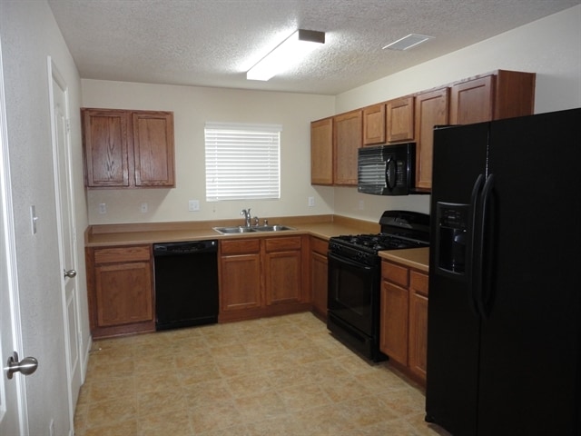 3744 Lonesome Ridge St NE in Rio Rancho, NM - Building Photo - Building Photo