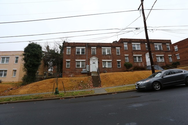 2637 30th St SE in Washington, DC - Building Photo - Building Photo