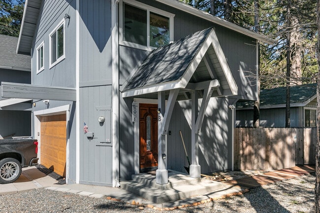 26454 Apache Trail in Lake Arrowhead, CA - Building Photo - Building Photo