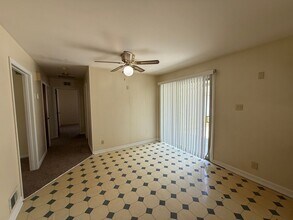 162 Robin Rd in Louisville, KY - Building Photo - Building Photo