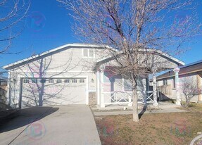 2115 Evergreen Park Dr in Reno, NV - Building Photo