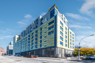 The L Haus in Long Island City, NY - Building Photo - Building Photo