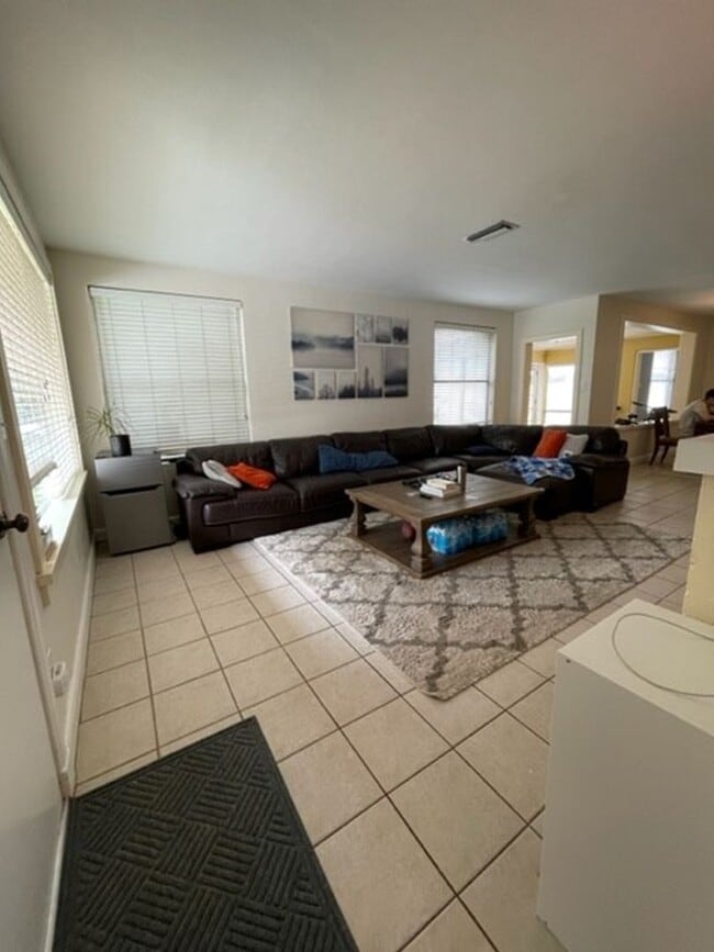 1016 SW 6th Ave in Gainesville, FL - Building Photo - Building Photo