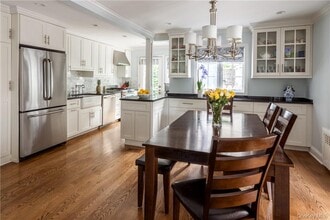5 Bolton Gardens in Bronxville, NY - Building Photo - Building Photo