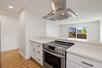 2048 Swazey St in San Luis Obispo, CA - Building Photo - Building Photo