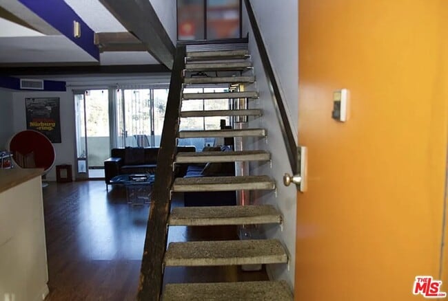 1701 Clinton St in Los Angeles, CA - Building Photo - Building Photo