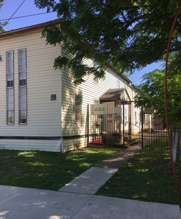 Tuam Terrace Apartments in Houston, TX - Building Photo