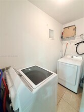 1410 NW 199th St in Miami, FL - Building Photo - Building Photo
