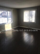 320 E 79th Terrace in Kansas City, MO - Building Photo - Building Photo