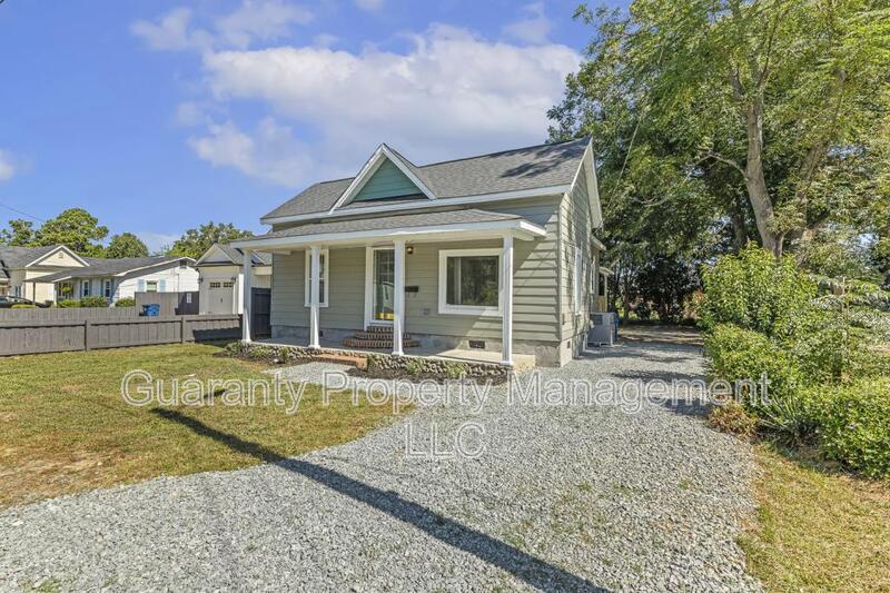 713 E Divine St in Dunn, NC - Building Photo