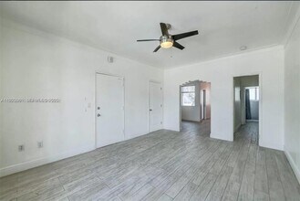 610 12th St in Miami Beach, FL - Building Photo - Building Photo