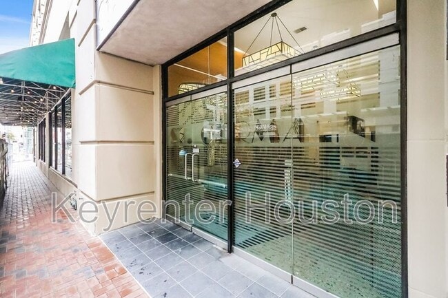 705 Main St in Houston, TX - Building Photo - Building Photo