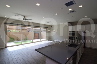 7437 E Via De Luna Dr in Scottsdale, AZ - Building Photo - Building Photo