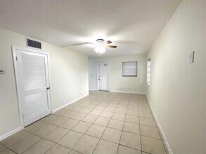 501 W Kalmia Dr in West Palm Beach, FL - Building Photo - Building Photo