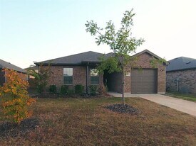 1429 Warringwood Dr in Greenville, TX - Building Photo