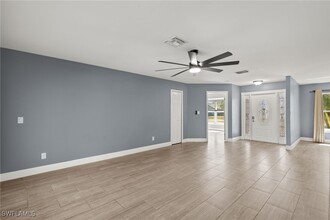 130 SE 12th Pl in Cape Coral, FL - Building Photo - Building Photo
