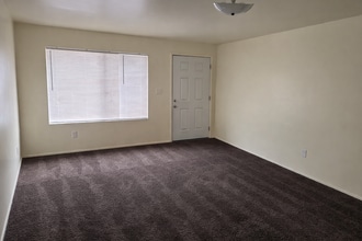 955 W C St in Colton, CA - Building Photo - Building Photo