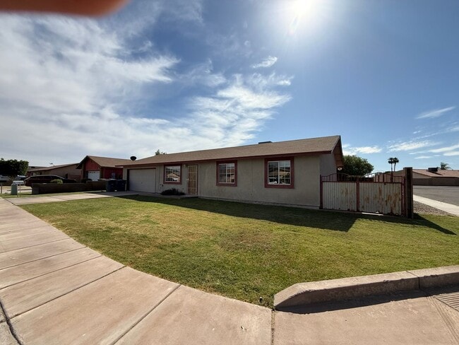 property at 2634 S 30th Dr