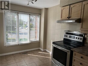 358 University Downs Crescent in Waterloo, ON - Building Photo - Building Photo