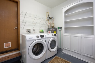 7721 Interurban Blvd, Unit A in Snohomish, WA - Building Photo - Building Photo
