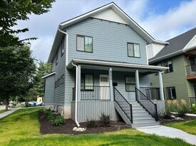 1026 12th Ave SE in Minneapolis, MN - Building Photo