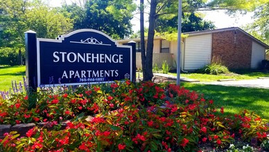 Stonehenge in Richmond, IN - Foto de edificio - Building Photo