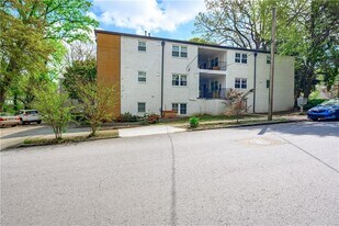 880 St Charles Ave NE