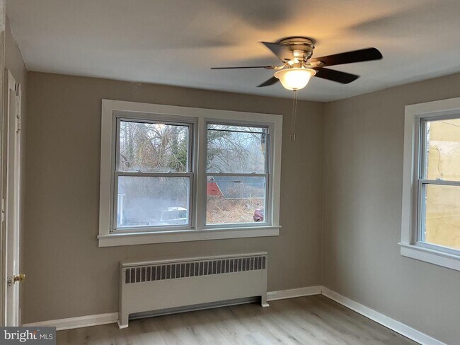 property at 5 E Main St