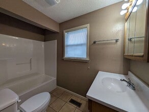 140 Meek St in Martin, TN - Building Photo - Building Photo