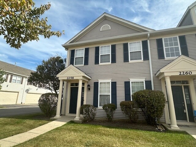 2258 Georgetown Cir in Aurora, IL - Building Photo