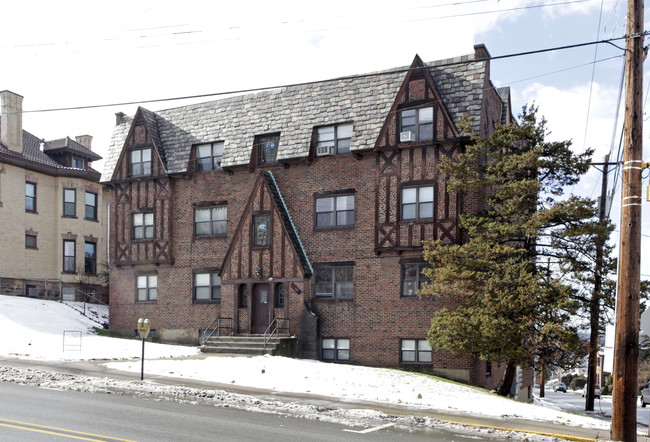 3100 Brownsville Rd in Pittsburgh, PA - Foto de edificio - Building Photo