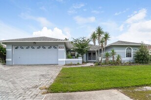 9132 Hawkins Ct in New Port Richey, FL - Building Photo