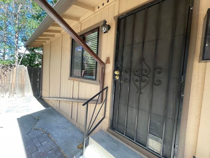 430 E 8th St in Reno, NV - Building Photo