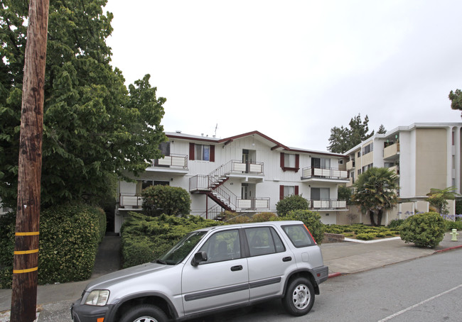 49 Edgewood Rd in Redwood City, CA - Foto de edificio - Building Photo