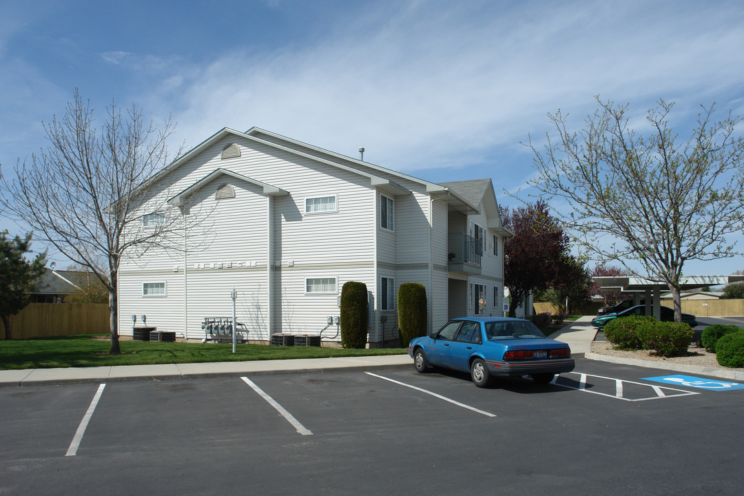 Westside Place in Boise, ID - Building Photo